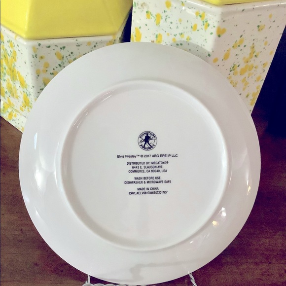 Elvis Presley glass eating plate or display. Perfect condition! - Picture 2 of 4